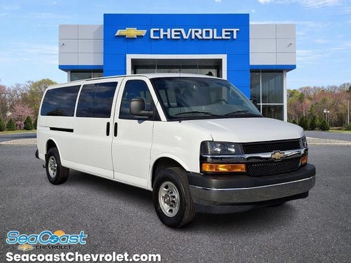 2024 Chevrolet Express Passenger 3500 1LT