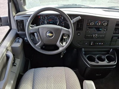 2024 Chevrolet Express Passenger 3500 1LT