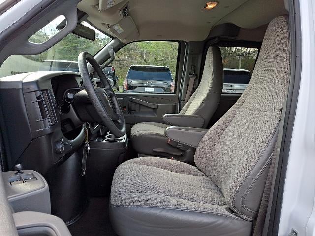 2024 Chevrolet Express Passenger 3500 1LT