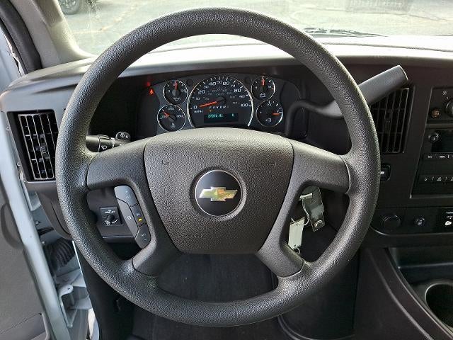 2024 Chevrolet Express Passenger 3500 1LT