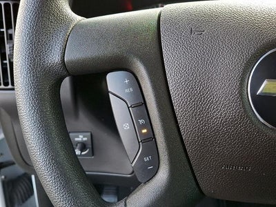 2024 Chevrolet Express Passenger 3500 1LT