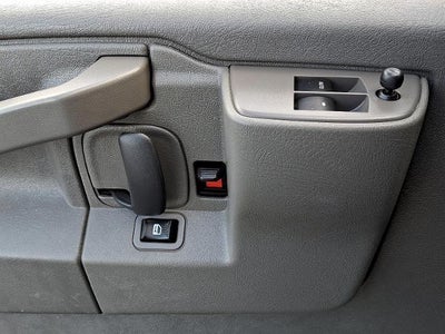 2024 Chevrolet Express Passenger 3500 1LT