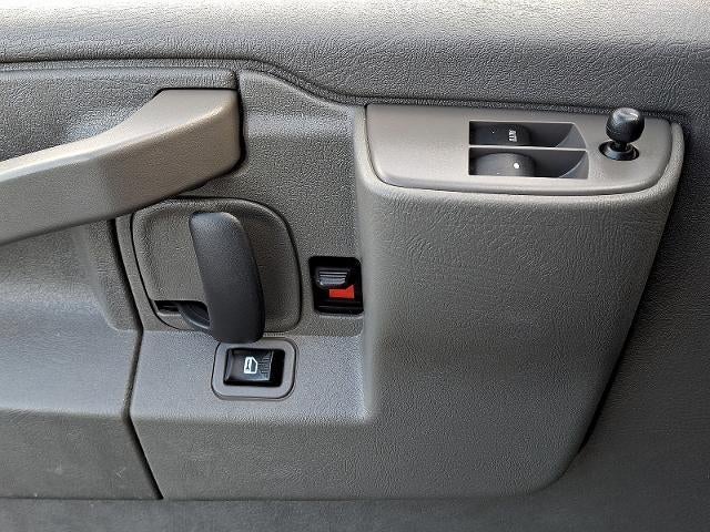 2024 Chevrolet Express Passenger 3500 1LT
