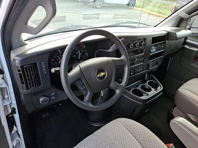2024 Chevrolet Express Passenger 3500 1LT