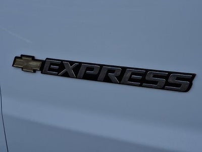 2024 Chevrolet Express Passenger 3500 1LT
