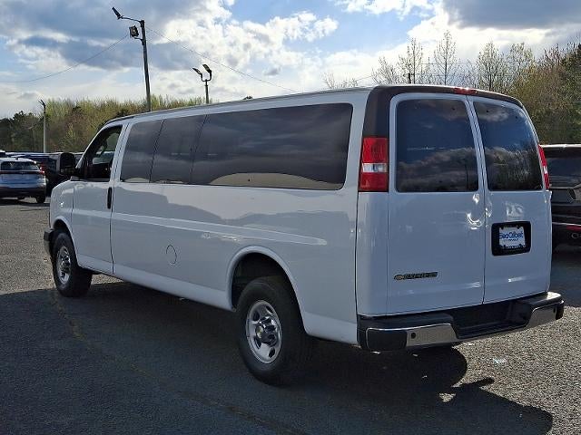 2024 Chevrolet Express Passenger 3500 1LT