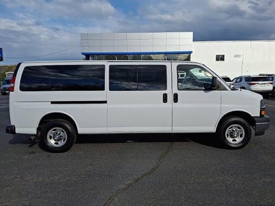 2024 Chevrolet Express Passenger 3500 1LT