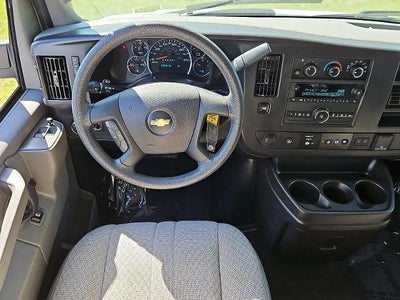 2024 Chevrolet Express Passenger 3500 1LT
