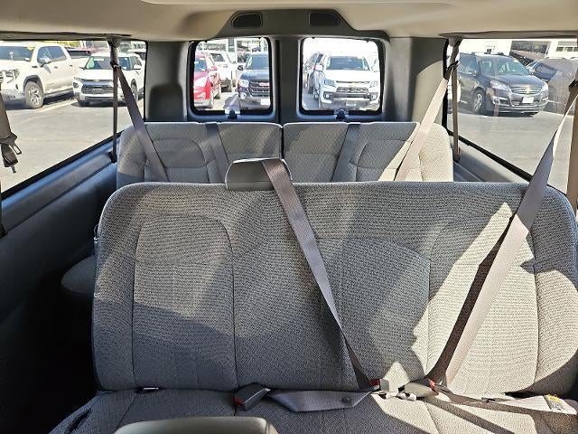 2024 Chevrolet Express Passenger 3500 1LT