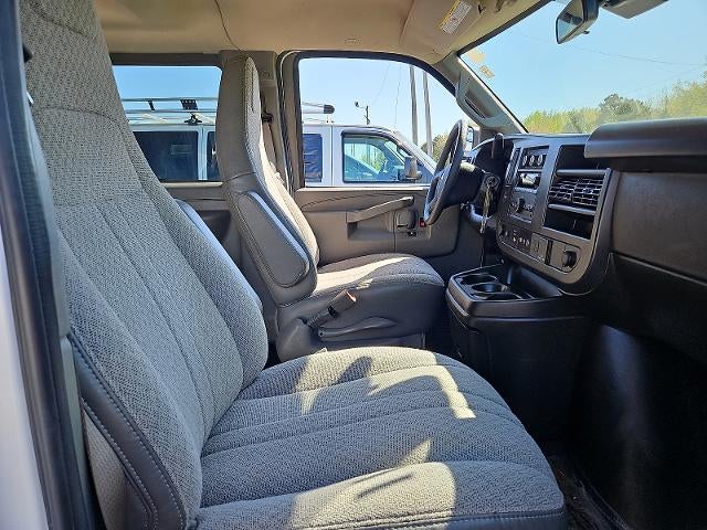 2024 Chevrolet Express Passenger 3500 1LT