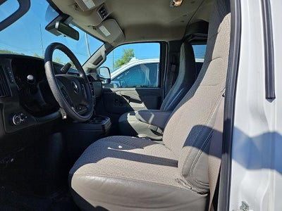 2024 Chevrolet Express Passenger 3500 1LT