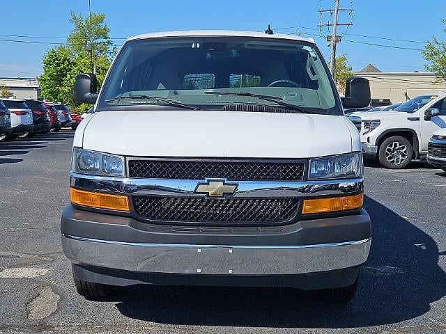 2024 Chevrolet Express Passenger 3500 1LT