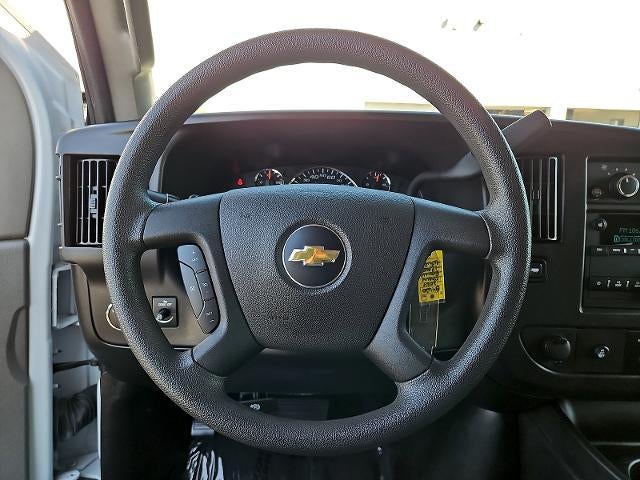 2024 Chevrolet Express Passenger 3500 1LT
