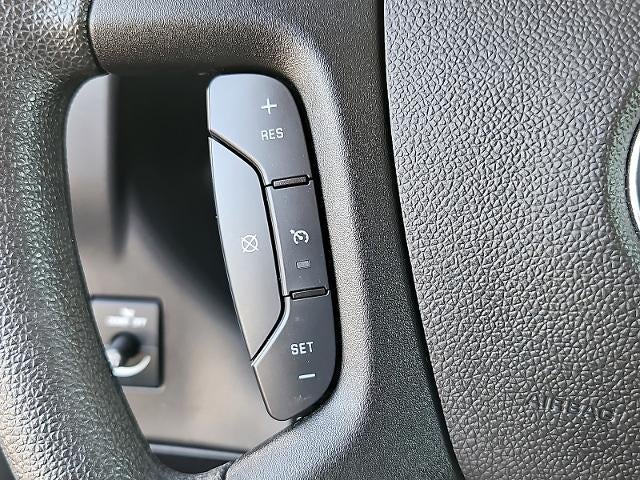 2024 Chevrolet Express Passenger 3500 1LT