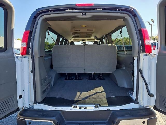 2024 Chevrolet Express Passenger 3500 1LT
