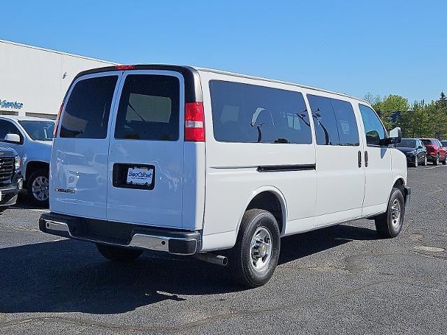 2024 Chevrolet Express Passenger 3500 1LT