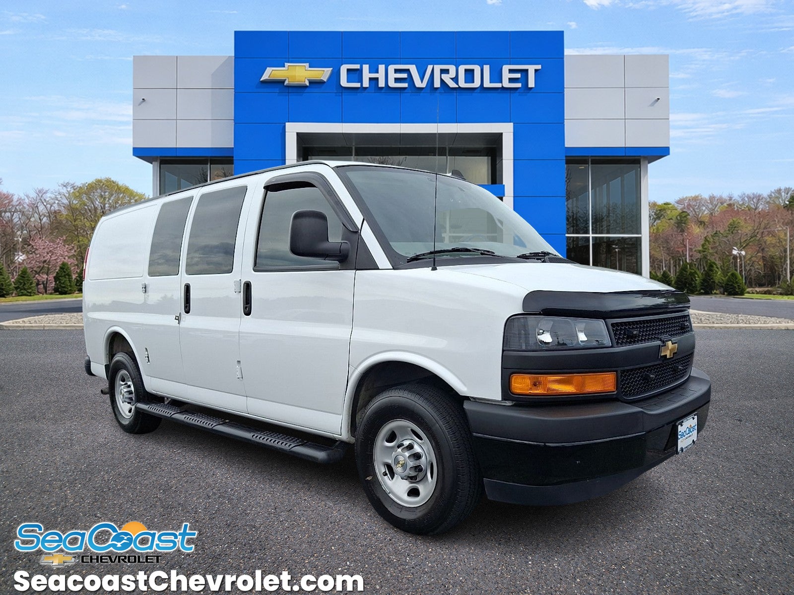 2025 Chevrolet Express Cargo Base
