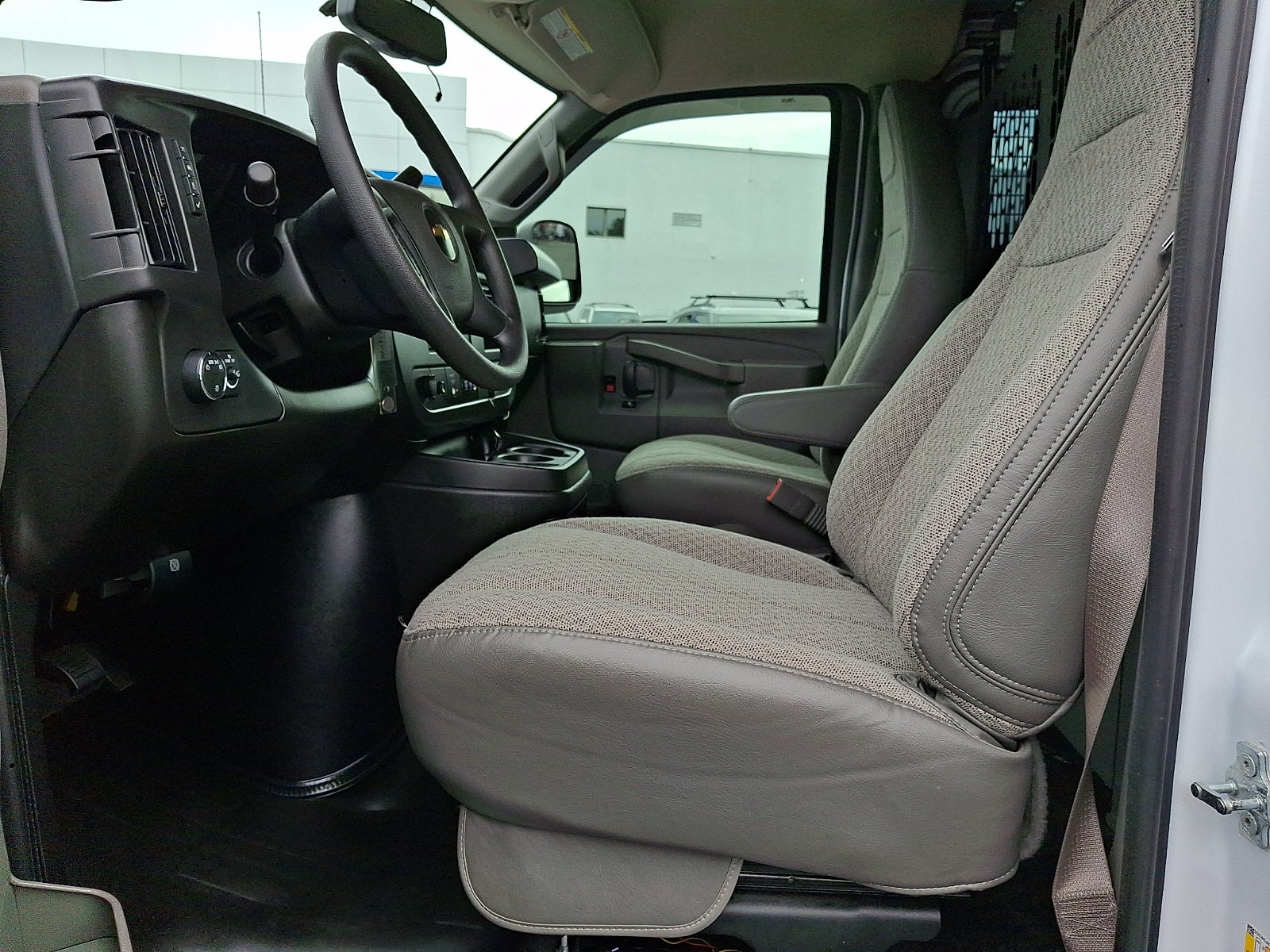 2025 Chevrolet Express Cargo Base