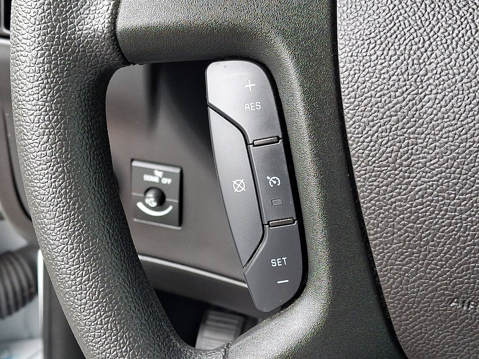 2025 Chevrolet Express Cargo Base