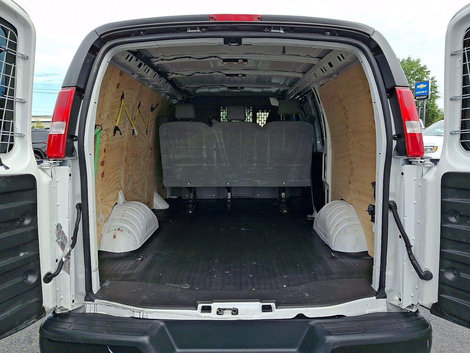 2025 Chevrolet Express Cargo Base