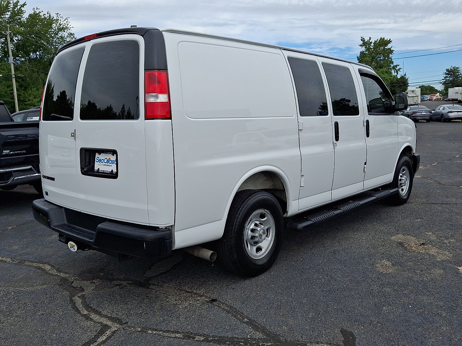 2025 Chevrolet Express Cargo Base