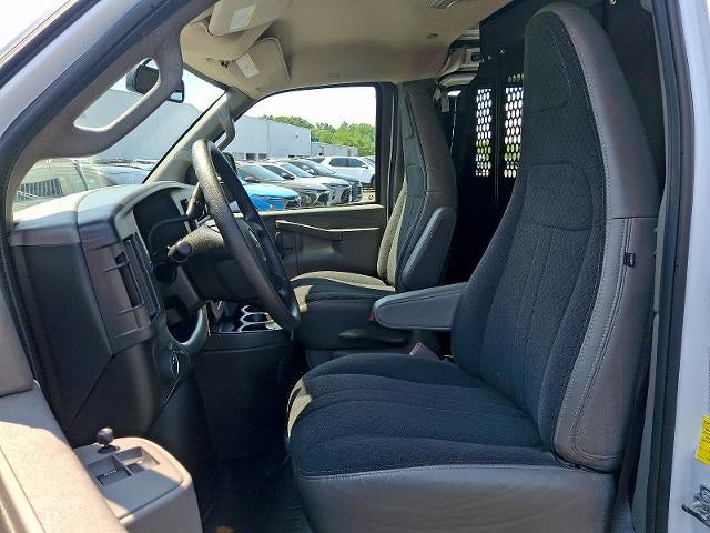 2025 Chevrolet Express Cargo Base