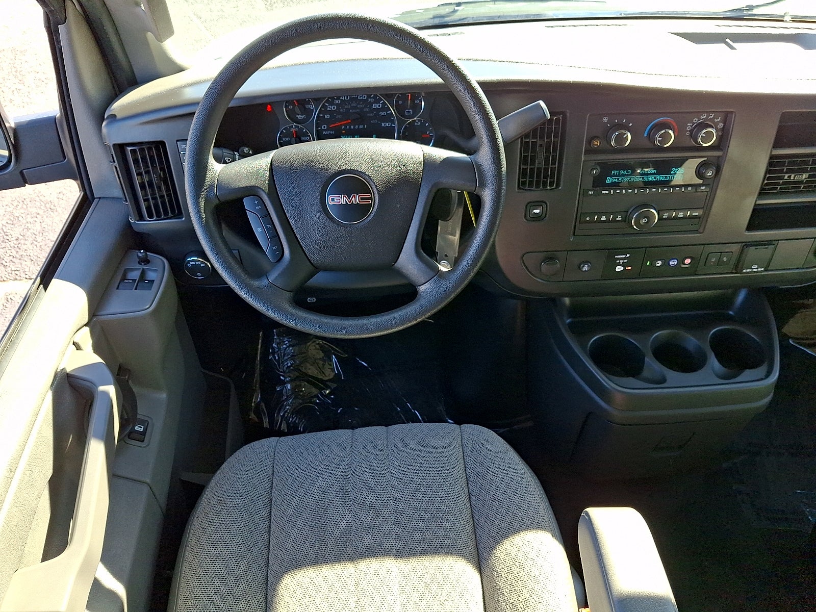2025 GMC Savana Passenger LT - Photo 11