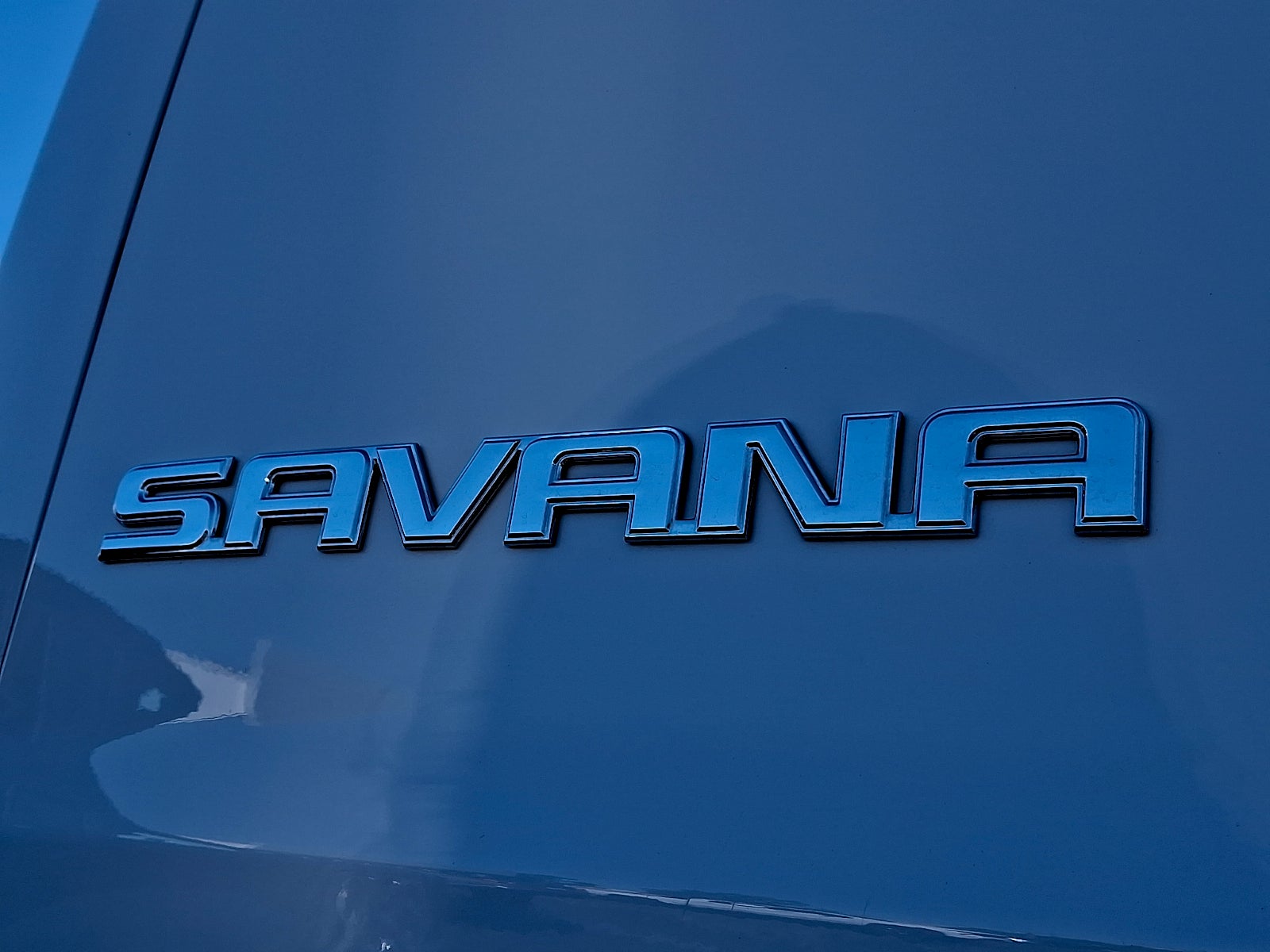 2025 GMC Savana Passenger LT