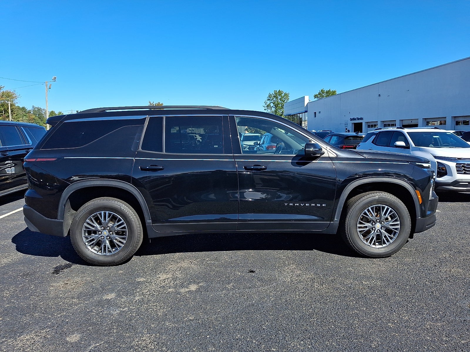 2024 Chevrolet Traverse LT