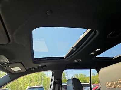 2023 Chevrolet Traverse High Country