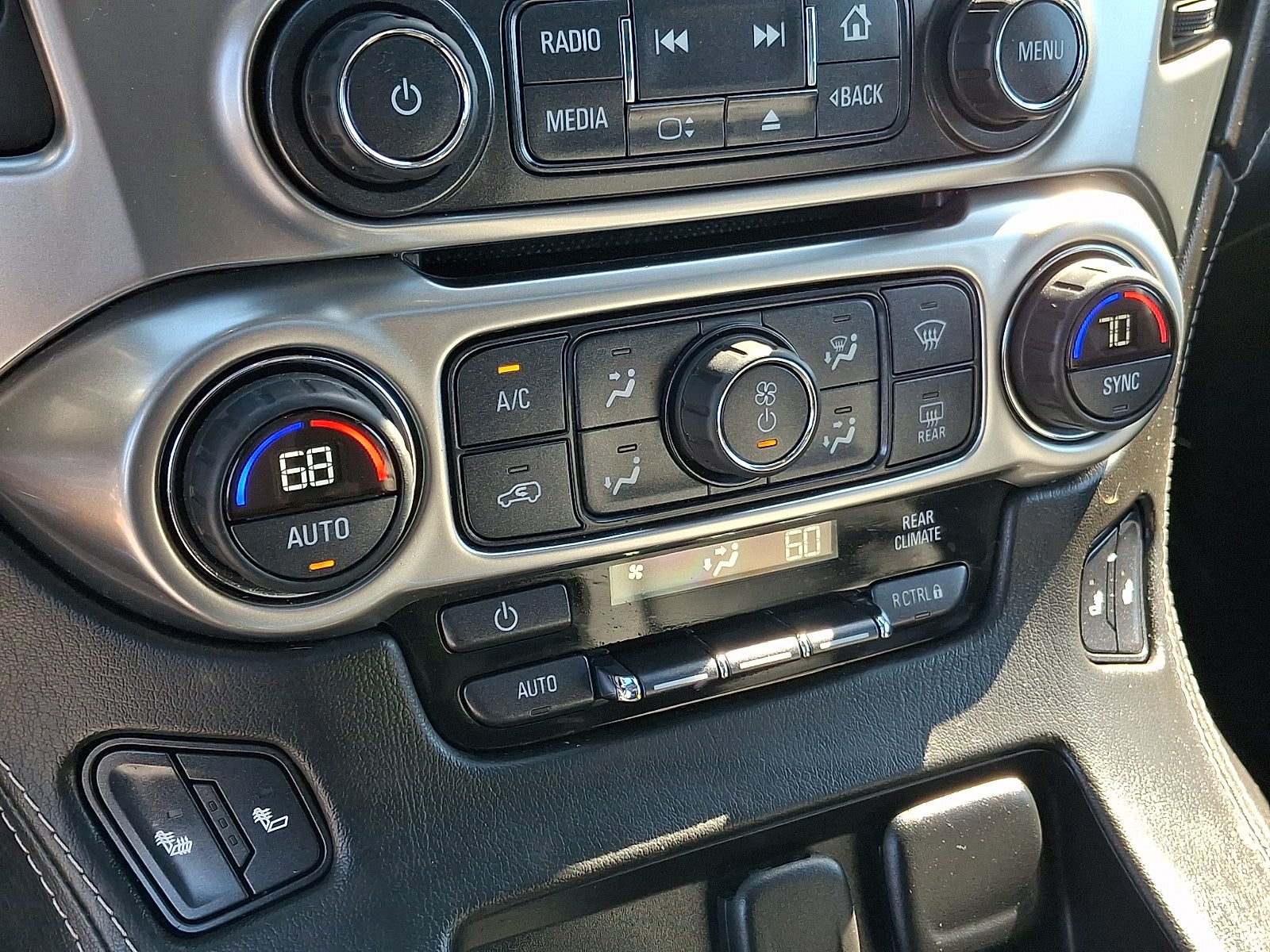 2016 Chevrolet Tahoe LT - Photo 16
