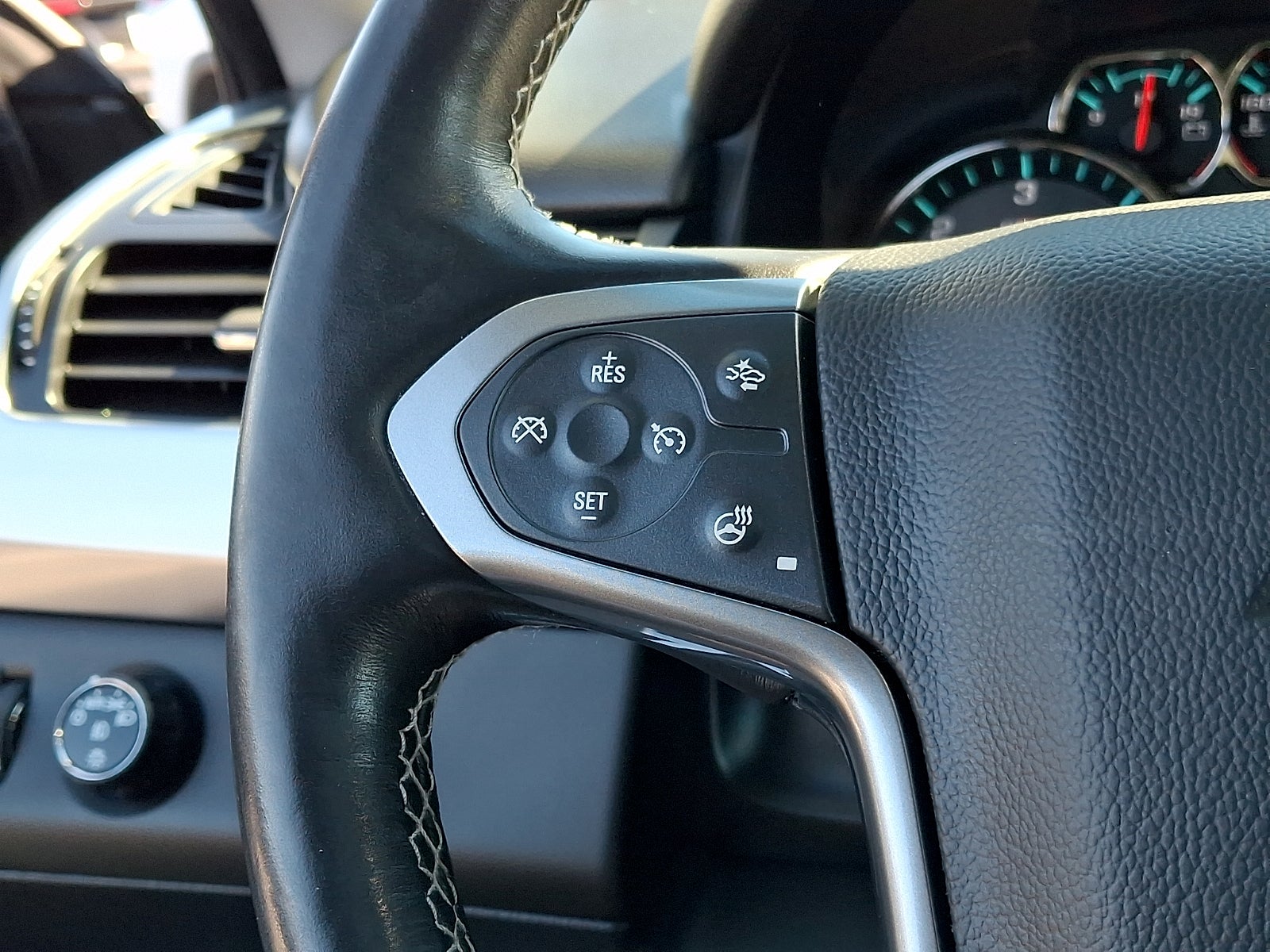 2016 Chevrolet Tahoe LT - Photo 21