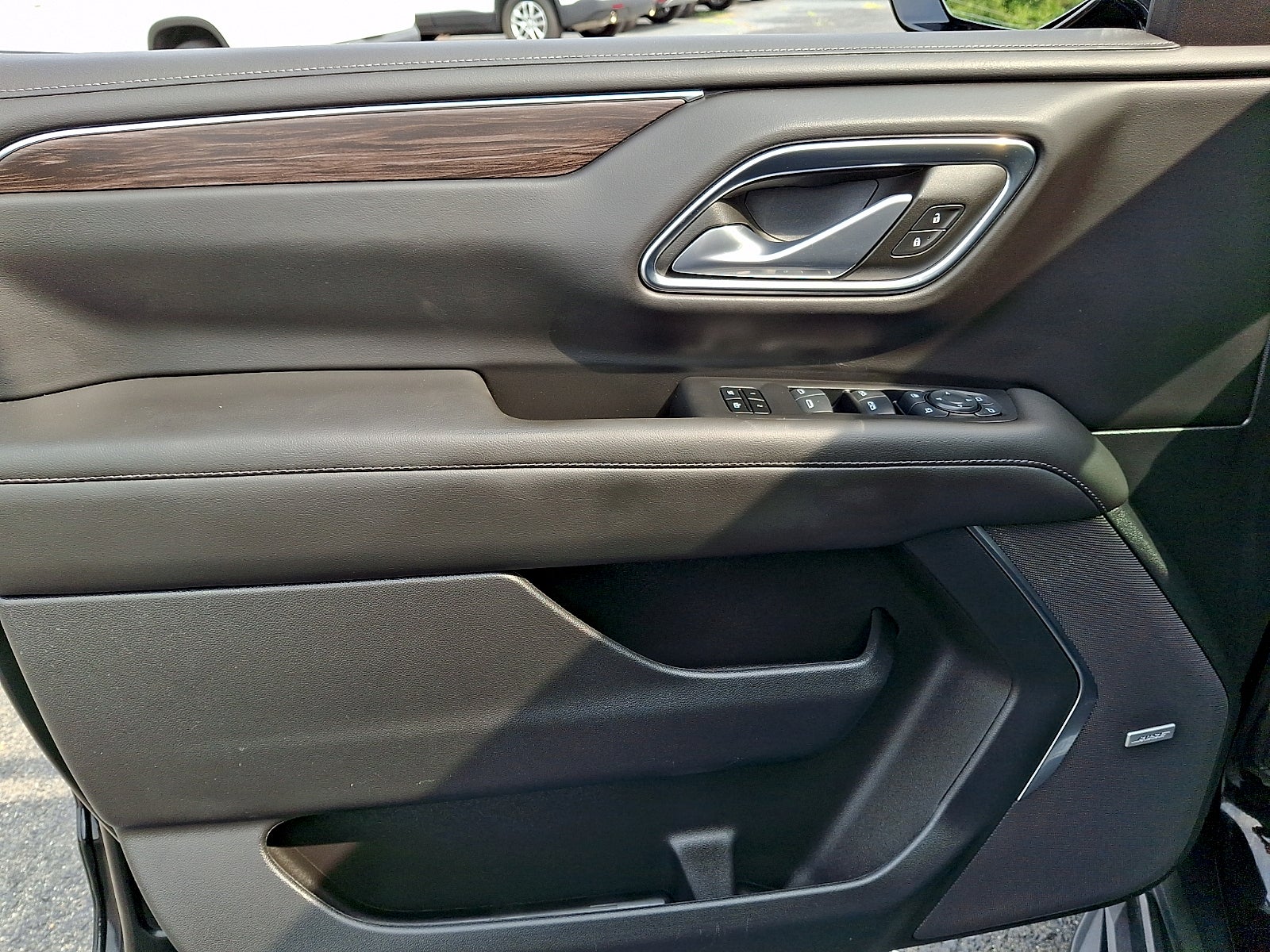 2024 Chevrolet Suburban LT - Photo 13