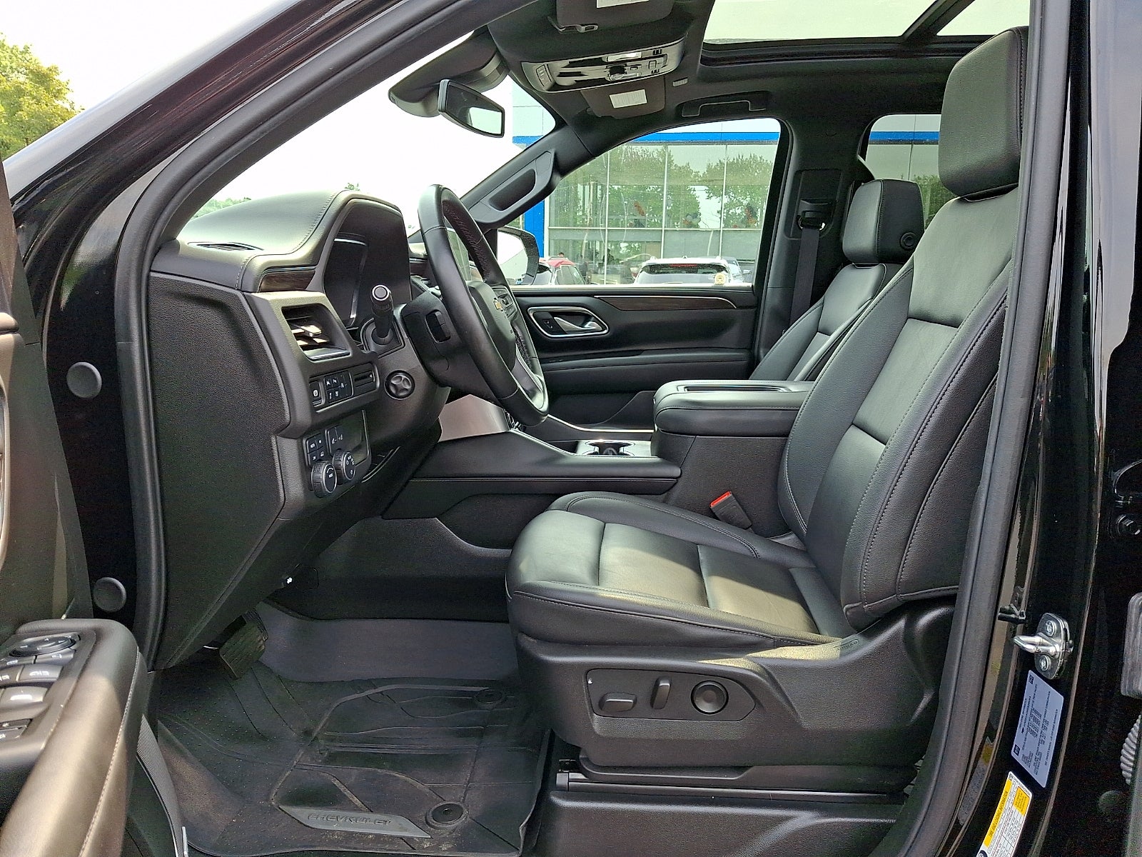 2024 Chevrolet Suburban LT
