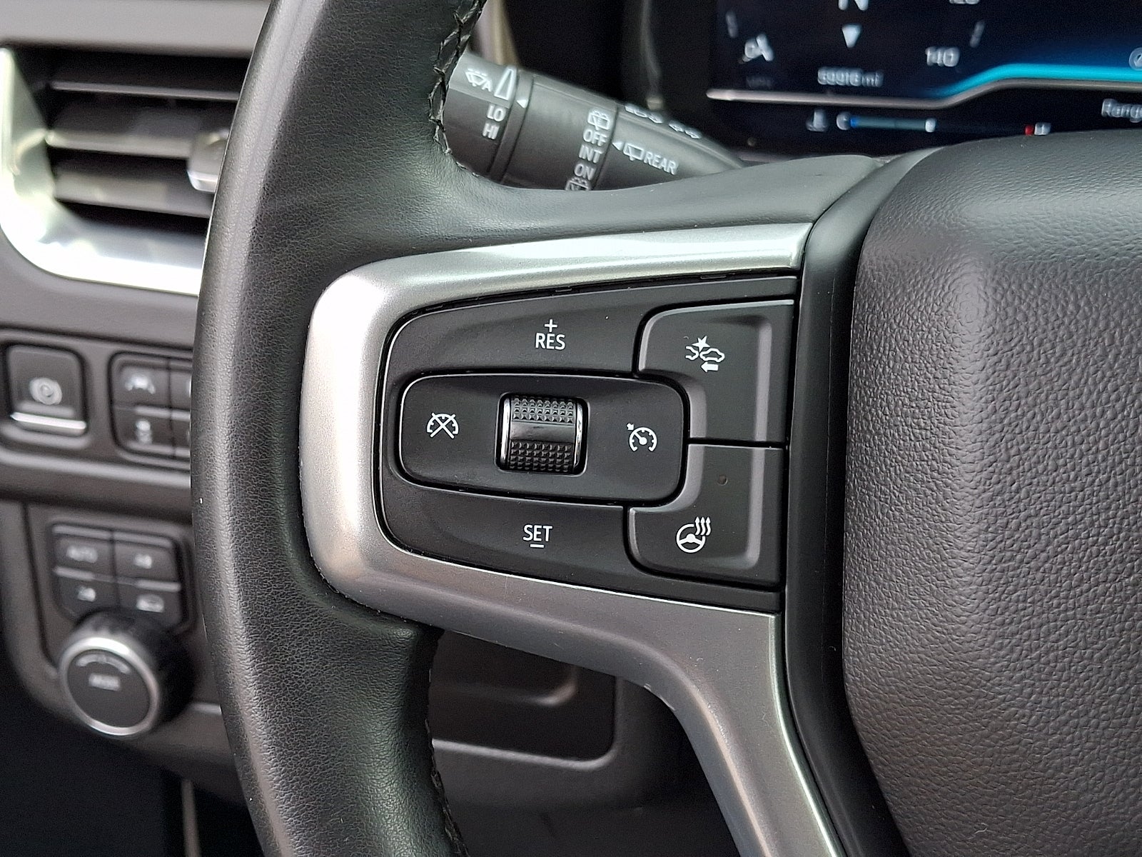 2024 Chevrolet Suburban LT - Photo 23