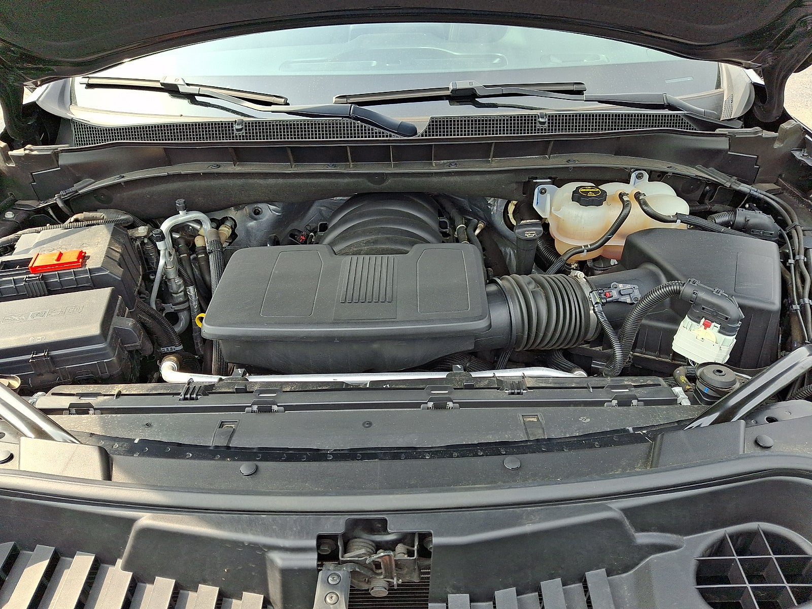 2024 Chevrolet Suburban LT - Photo 29