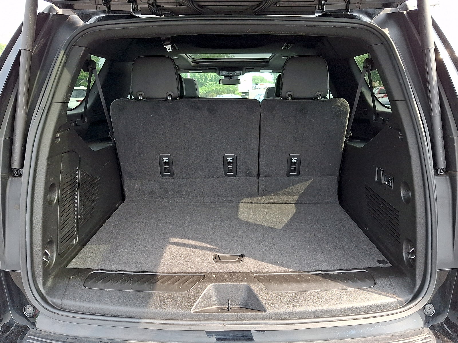 2024 Chevrolet Suburban LT - Photo 30