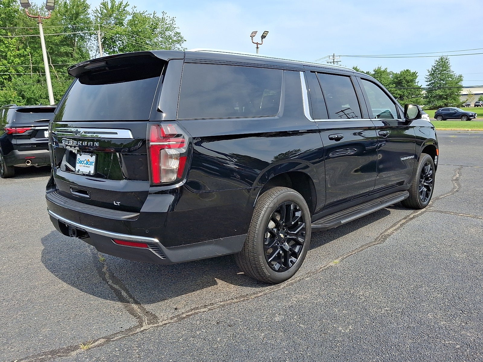 2024 Chevrolet Suburban LT - Photo 6