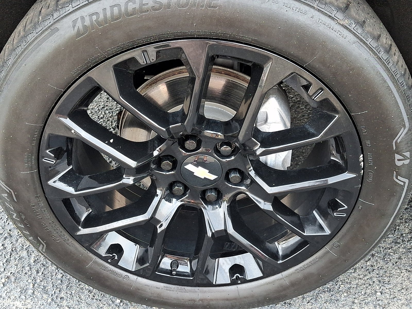 2024 Chevrolet Suburban LT - Photo 8