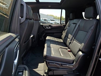 2023 Chevrolet Suburban RST