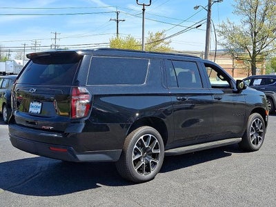 2023 Chevrolet Suburban RST