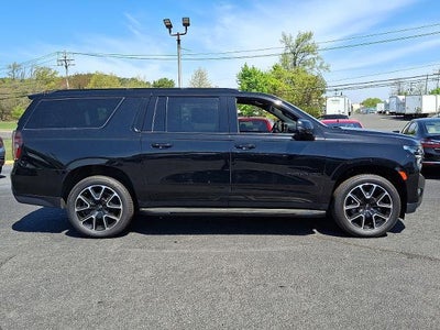 2023 Chevrolet Suburban RST