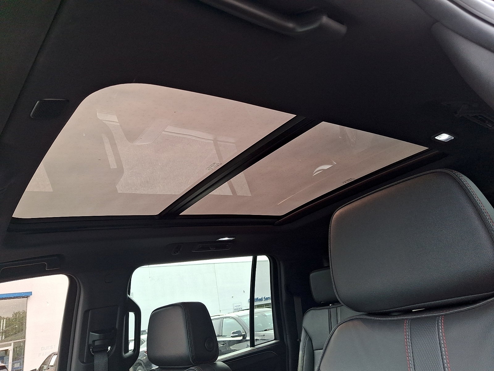 2023 Chevrolet Suburban RST