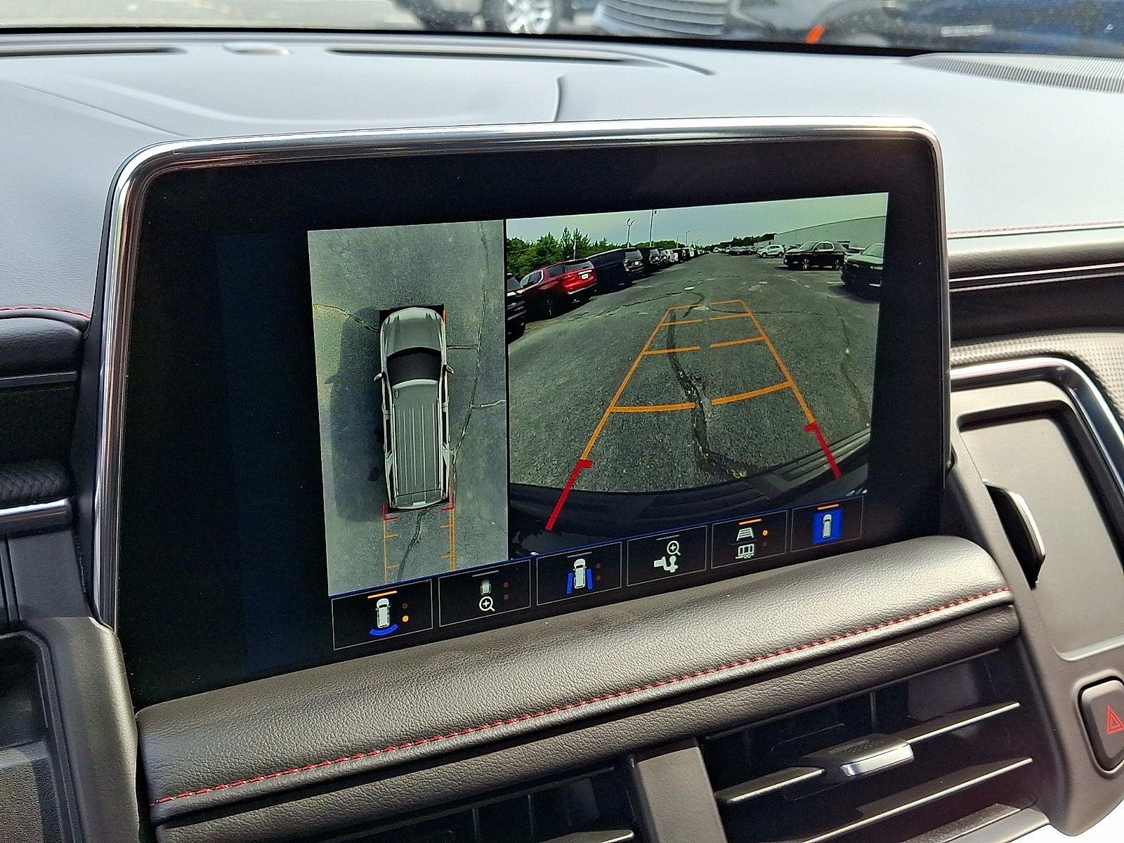 2023 Chevrolet Suburban RST - Photo 20