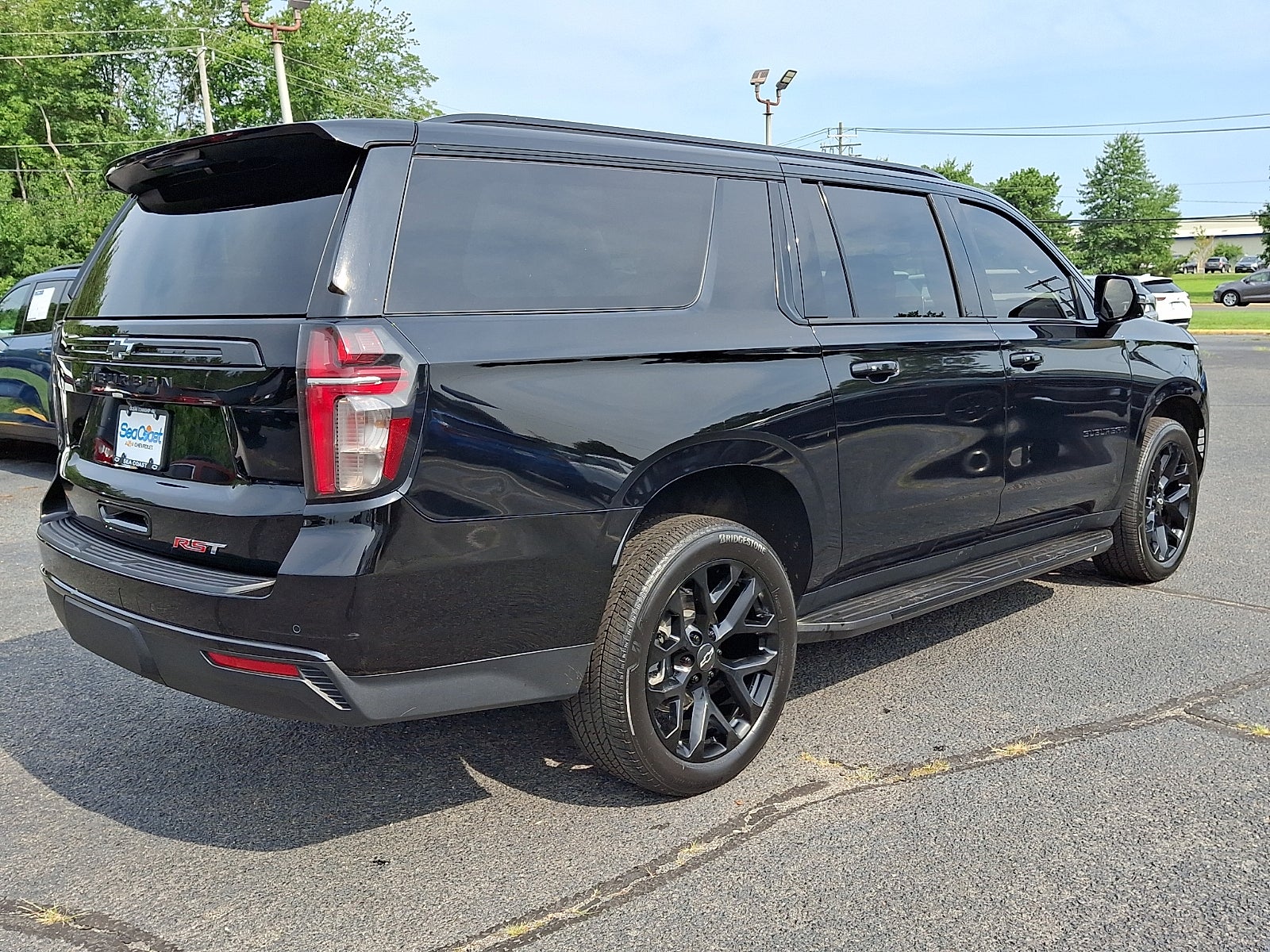 2023 Chevrolet Suburban RST - Photo 6