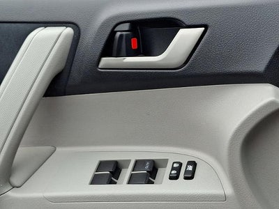 2013 Toyota Highlander Base V6